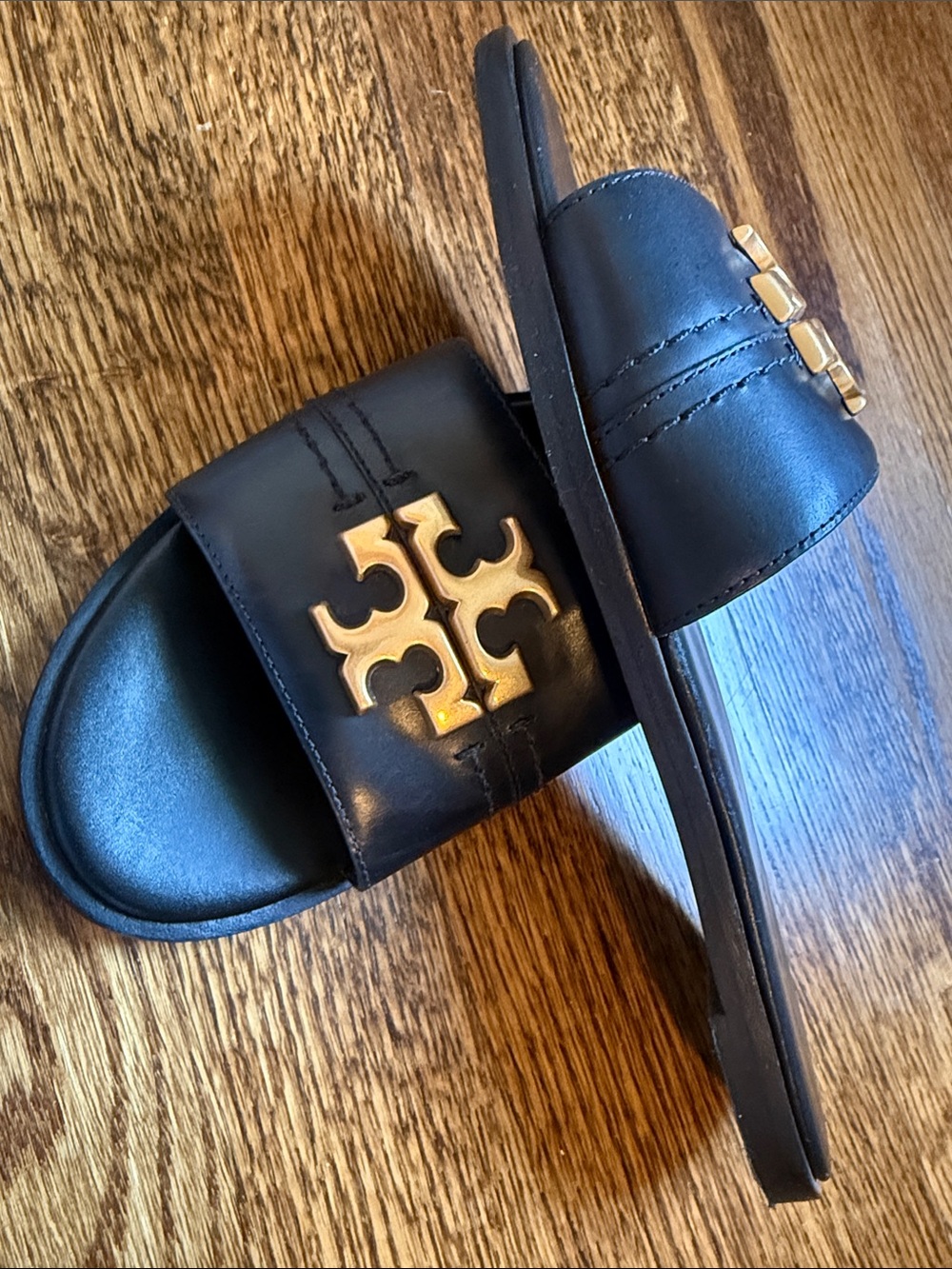 Tory Burch Women’s Black Leather Slide Sandals with Gold Logo - Picture 5 of 5